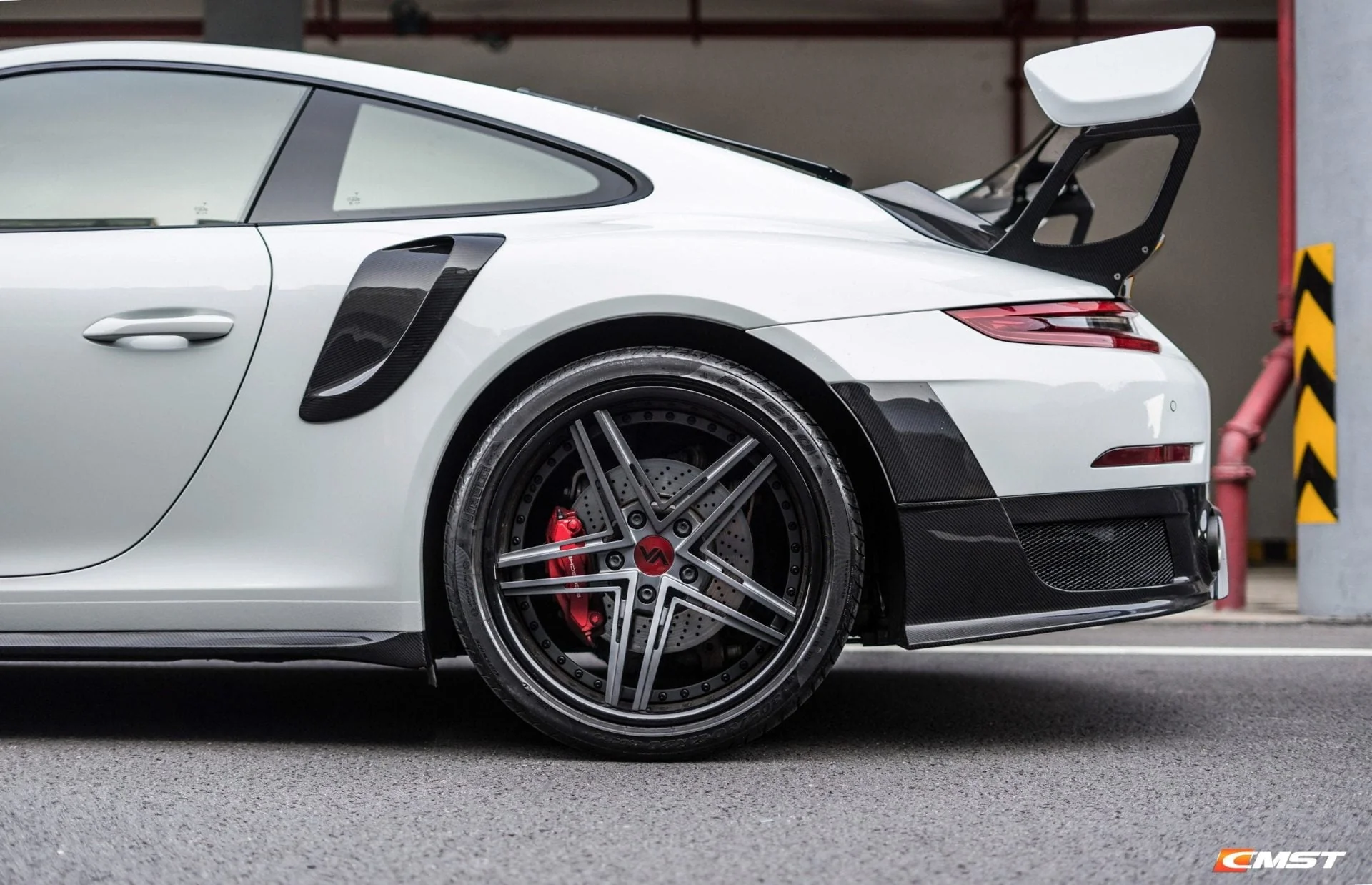 CMST Carbon Fiber Rear Bumper & Diffuser for Porsche 991.1 991.2 GT2RS (2012-2018) - Image 10