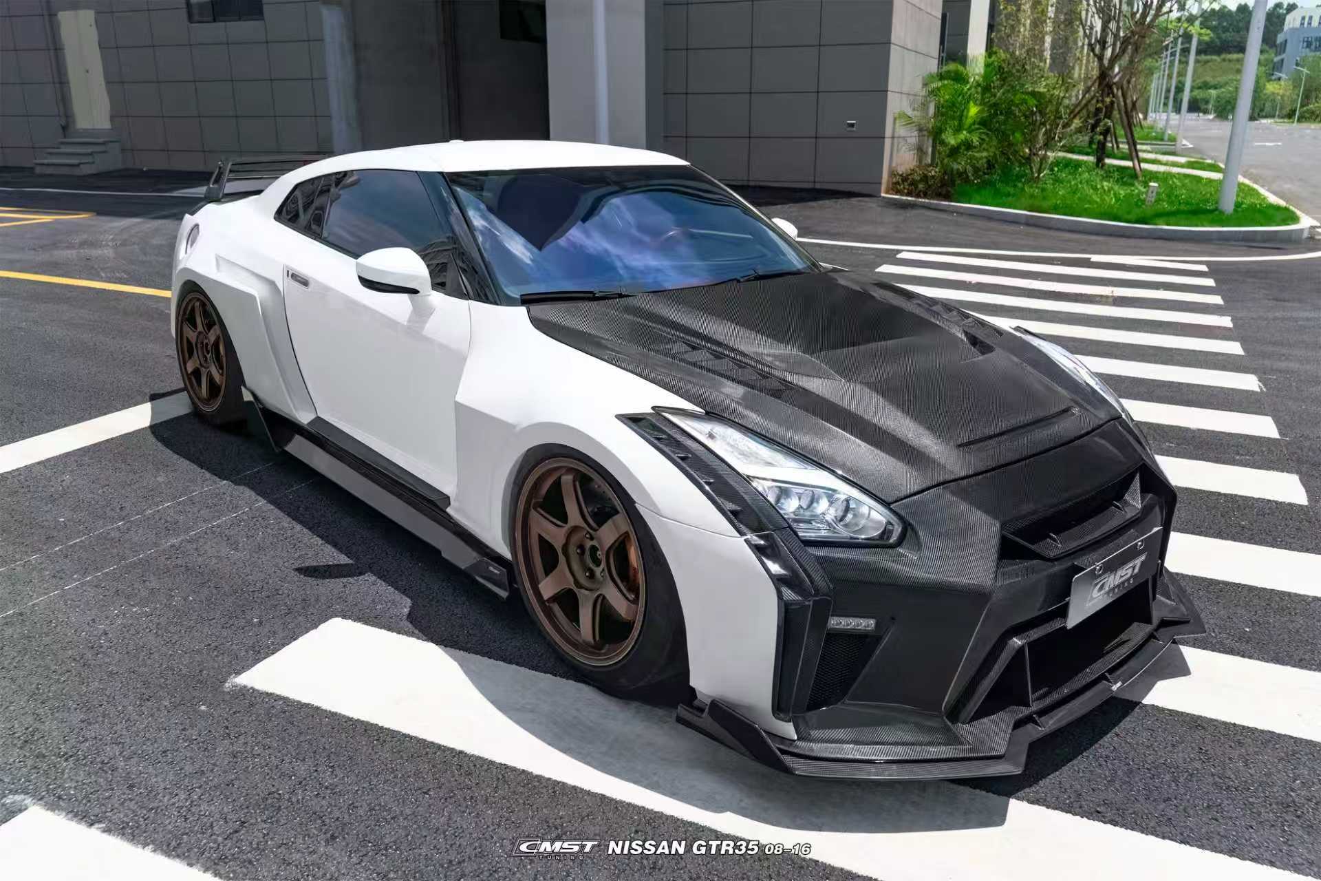 CMST Nissan GTR R35 Carbon Fibre Bonnet - Image 6
