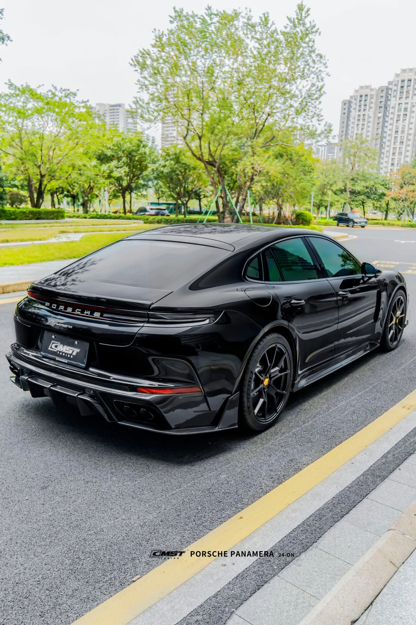 CMST Porsche Panamera 976 Base 4 4S E-Hybrid Dry Carbon Full Bodykit - Image 11