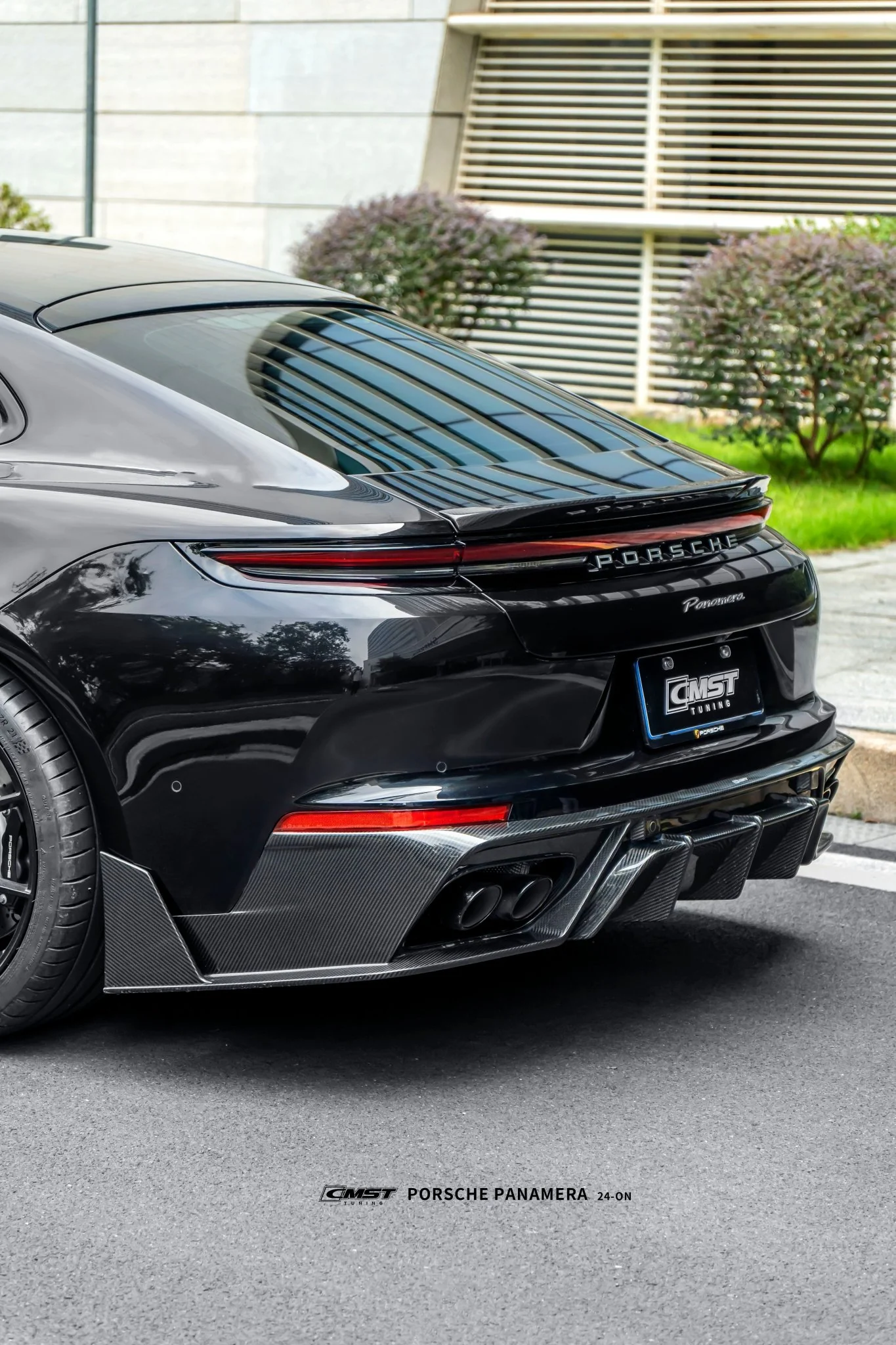 CMST Porsche Panamera 976 Base 4 4S E-Hybrid Dry Carbon Full Bodykit - Image 14