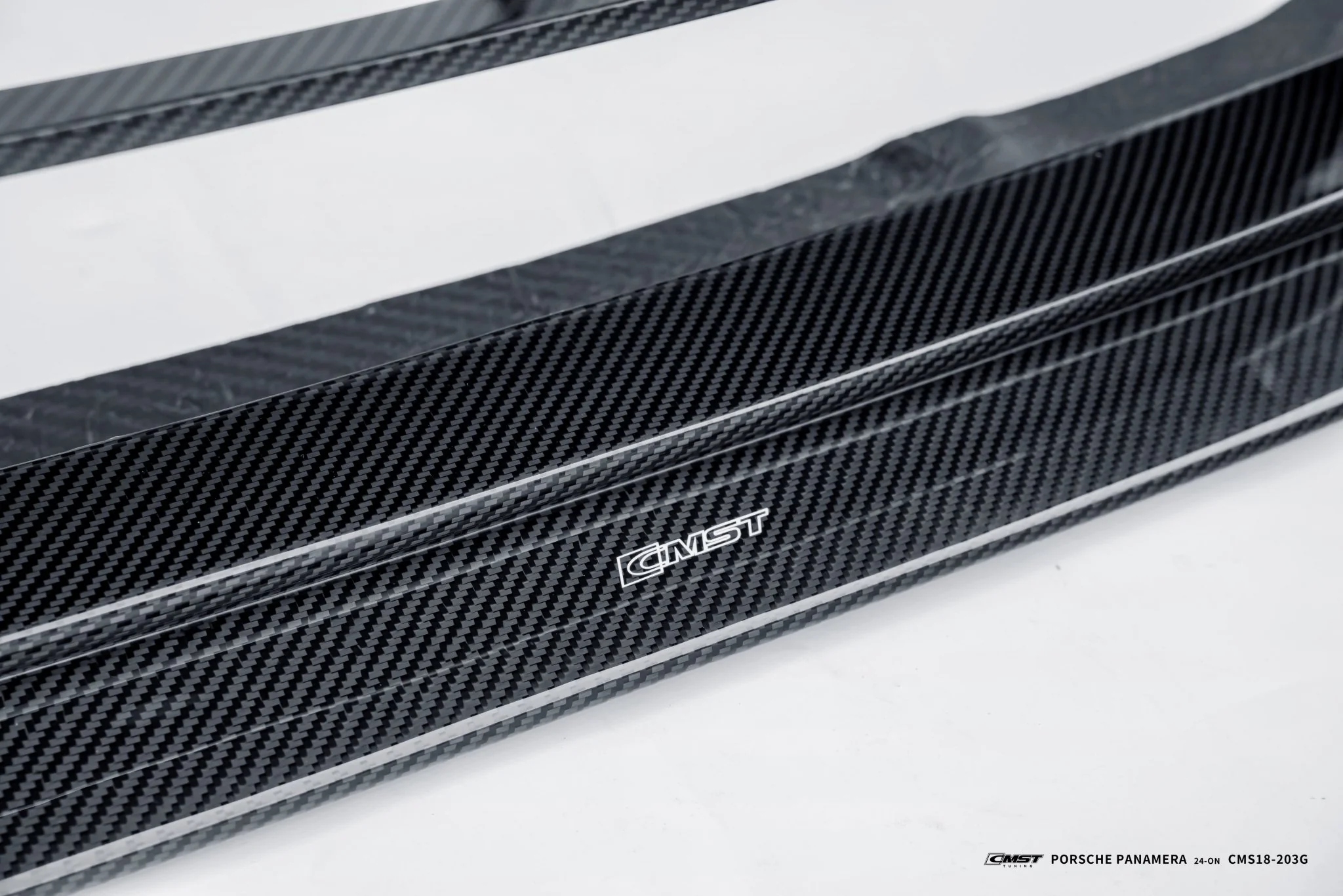 CMST Porsche Panamera 976 Base 4 4S E-Hybrid Dry Carbon Full Bodykit - Image 24