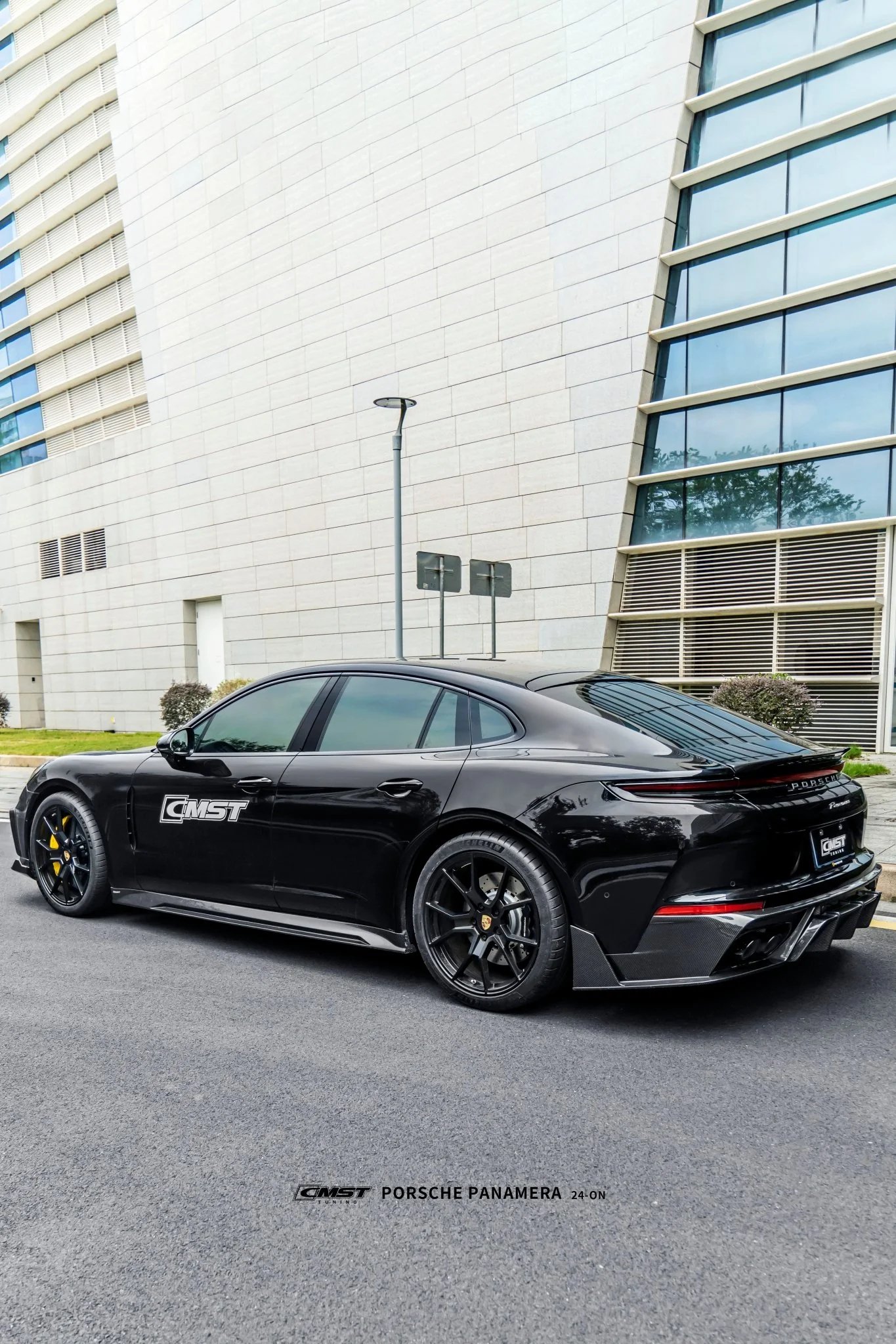 CMST Porsche Panamera 976 Base 4 4S E-Hybrid Dry Carbon Full Bodykit - Image 7