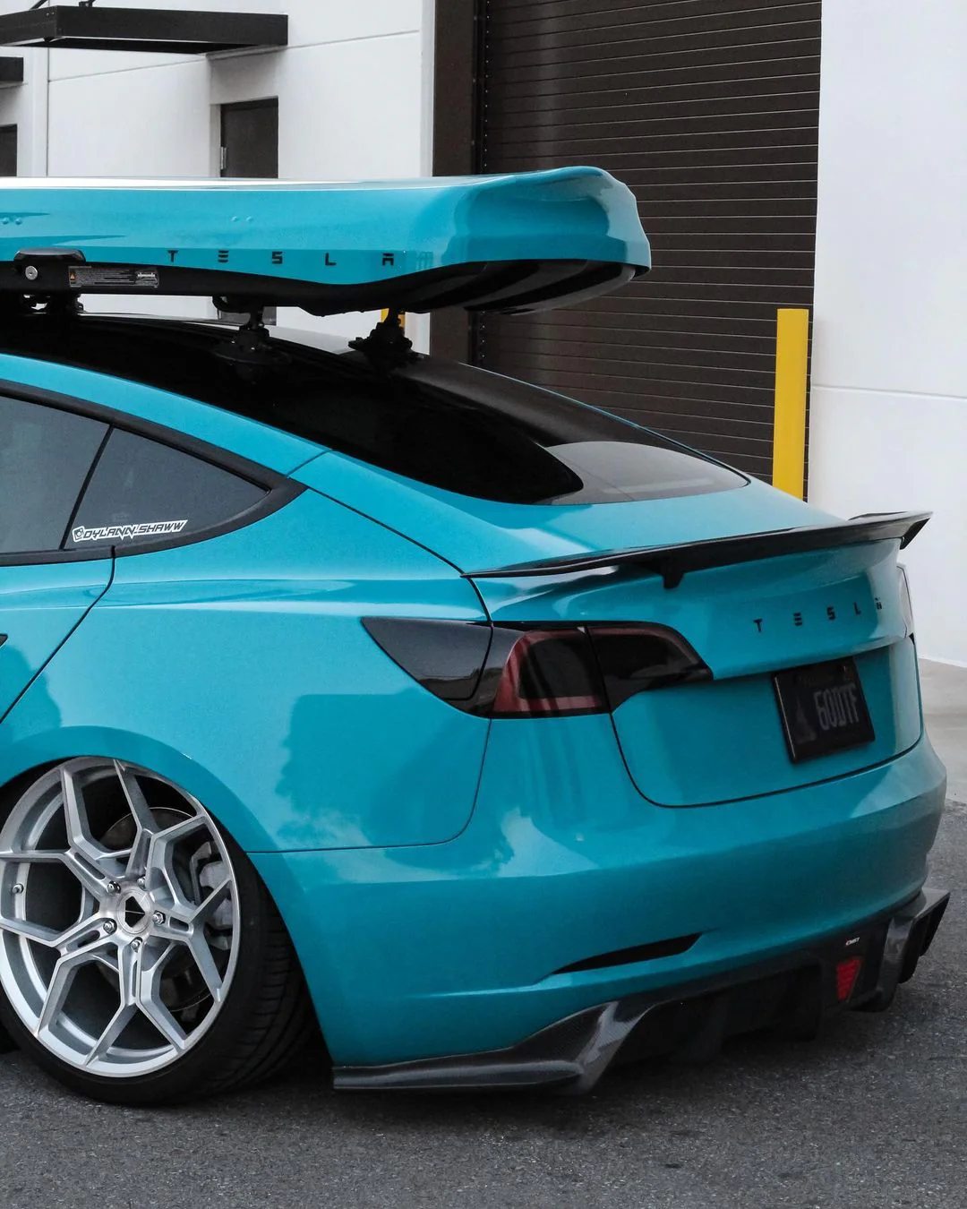 CMST Tesla Model 3 Carbon Fiber Full Body Kit Style E - Image 5