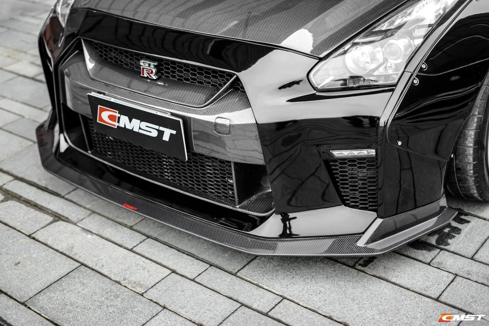 CMST Tuning  Facelift Conversion Partial Carbon Fiber Full Body Kit for Nissan GTR GT-R R35 2008-2016 - Image 12