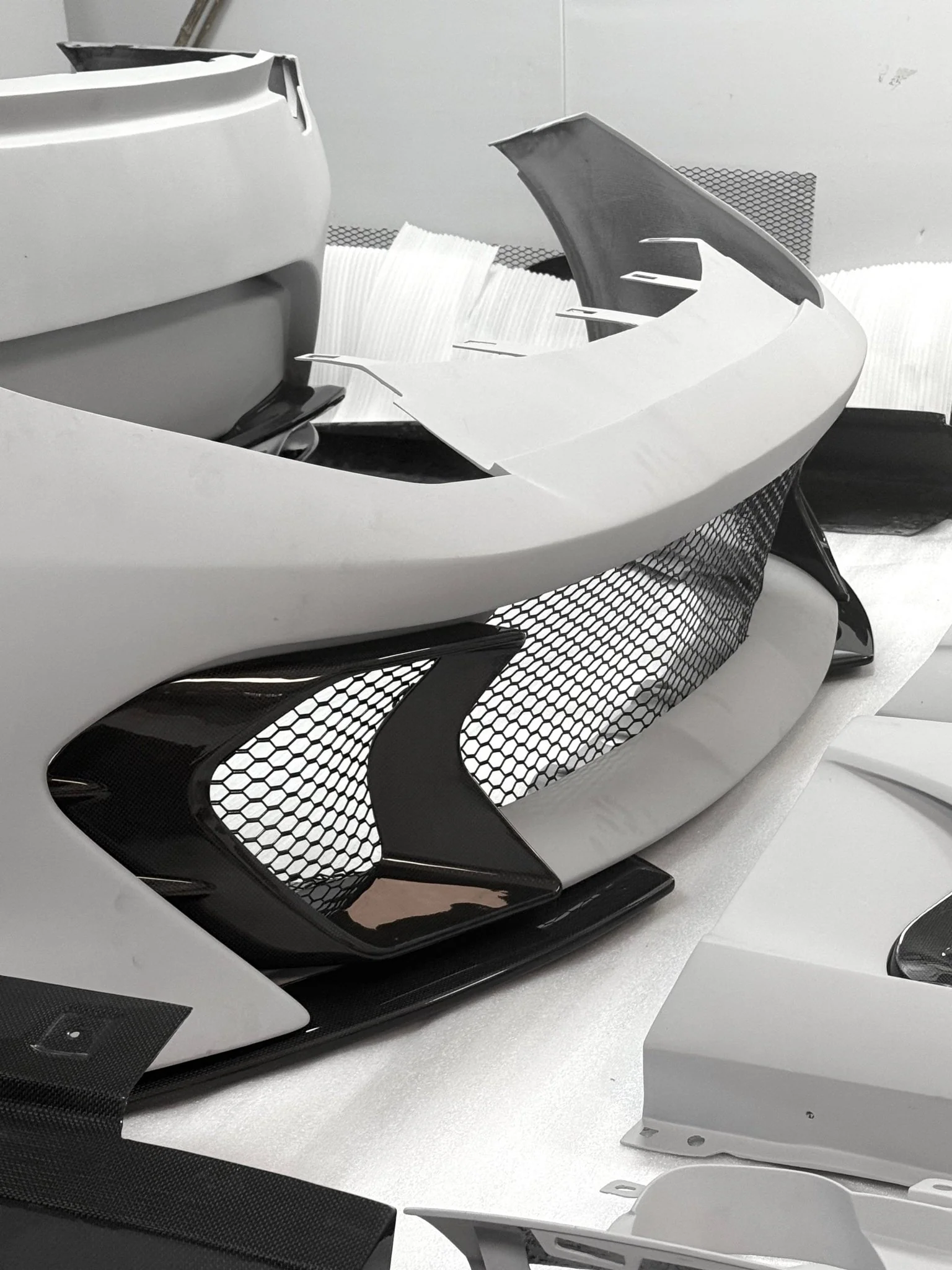 812 Superfast / GTS to Competizione-Style Carbon Fibre Conversion Body Kit (Aftermarket) - Image 28