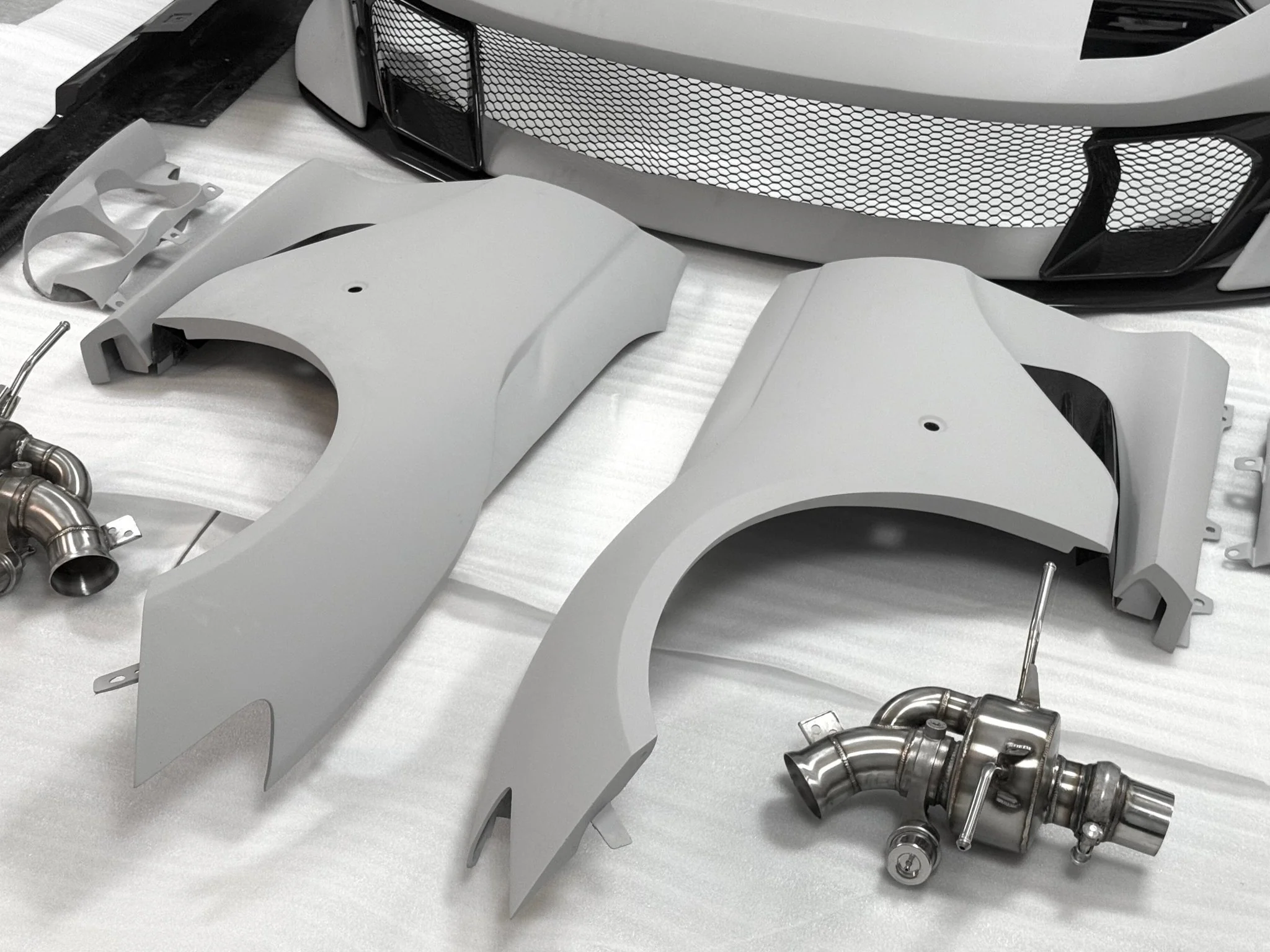 812 Superfast / GTS to Competizione-Style Carbon Fibre Conversion Body Kit (Aftermarket) - Image 36