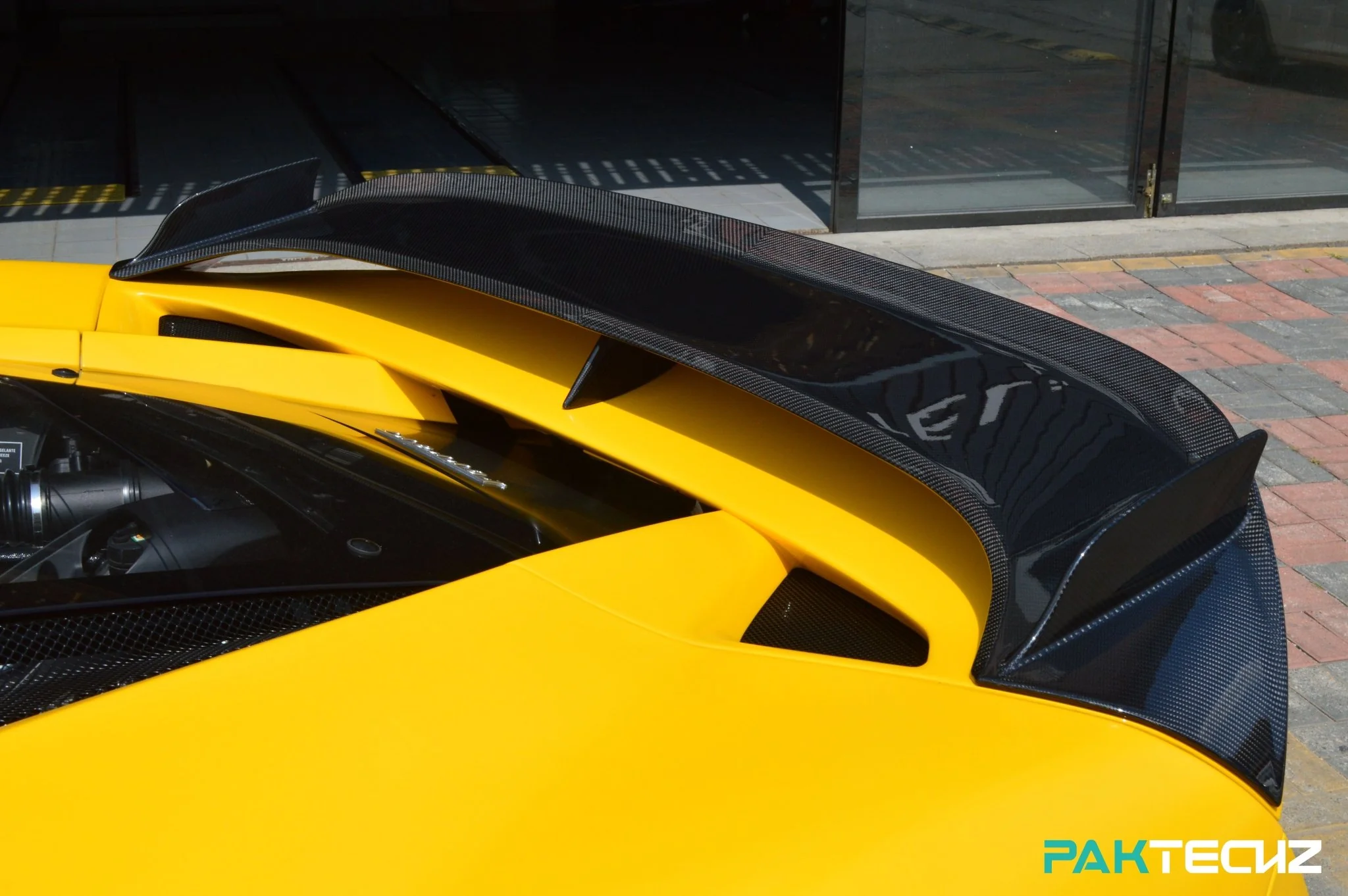 Ferrari F8 Paktechz Full Dry Carbon Aerodynamics kit - Image 10