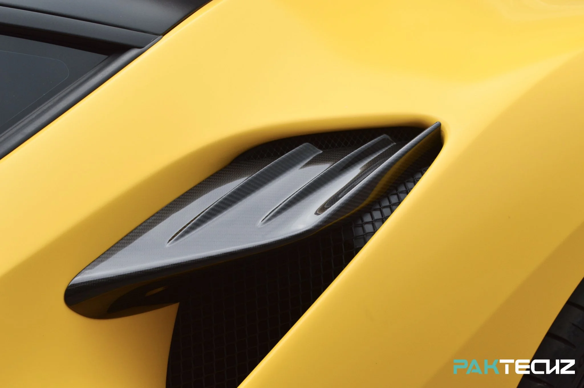 Ferrari F8 Paktechz Full Dry Carbon Aerodynamics kit - Image 3