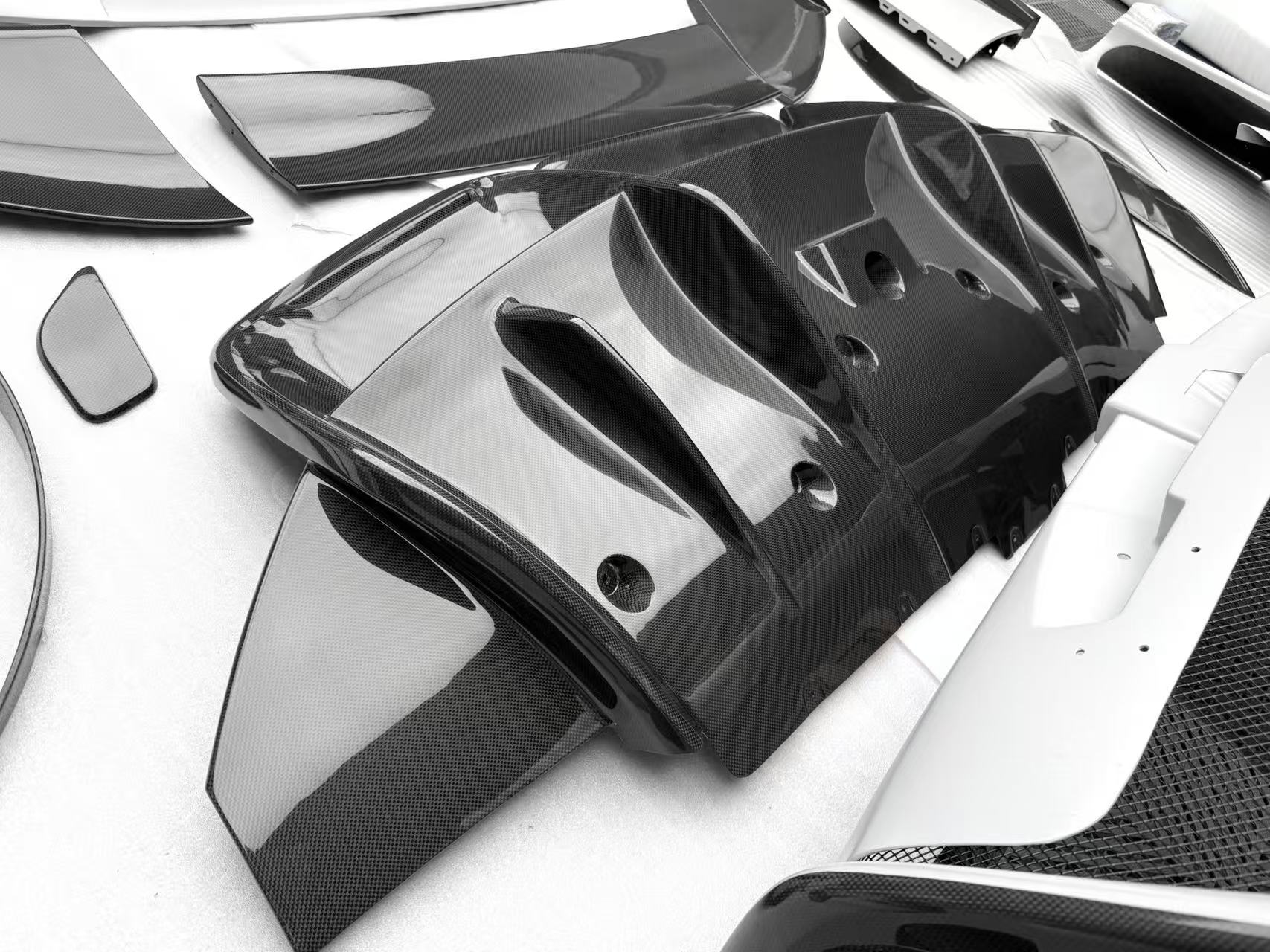 Ferrari SF90XX Style Conversion Kit for SF90 – Complete Prepeg Carbon Body Kit - Image 29
