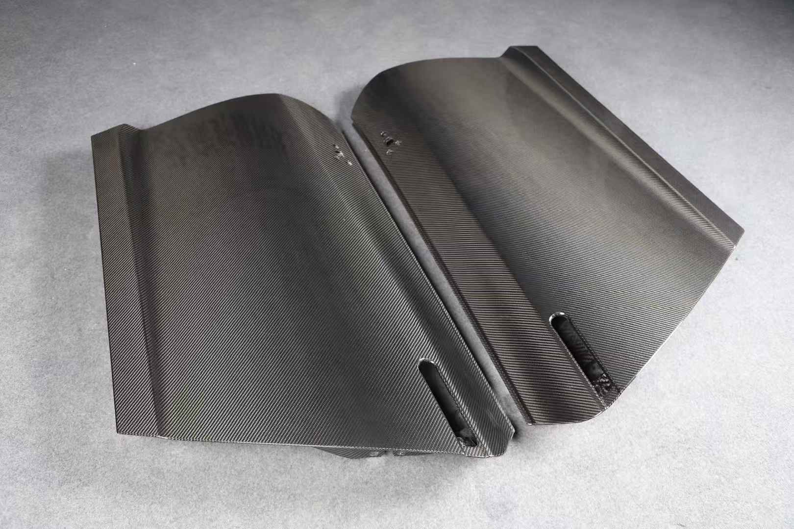 Kid Louis Nissan GTR R35 Dry-Carbon Lightweight Replacement Doors (Pair) - Image 9
