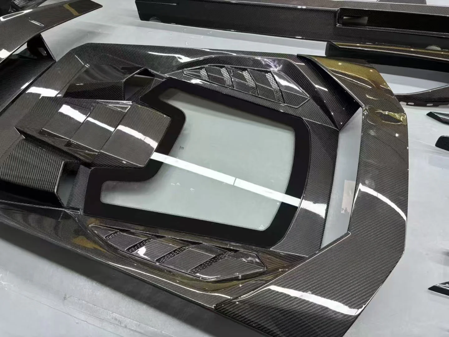 Lamborghini Huracan LP580 / LP610 / EVO → Dry-Carbon Fibre Tecnica Conversion Body Kit - Image 5