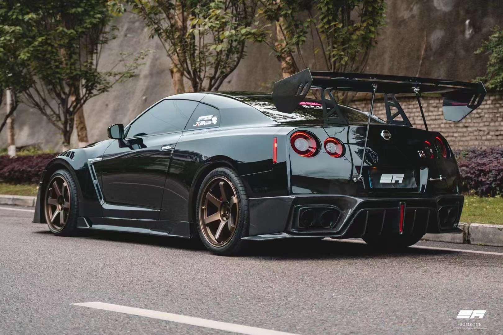 Robot Craftsman Nissan GTR Body Kit (R35) Fibre Glass Reinforced Plastic Complete Body Kit (FRP) - Image 11