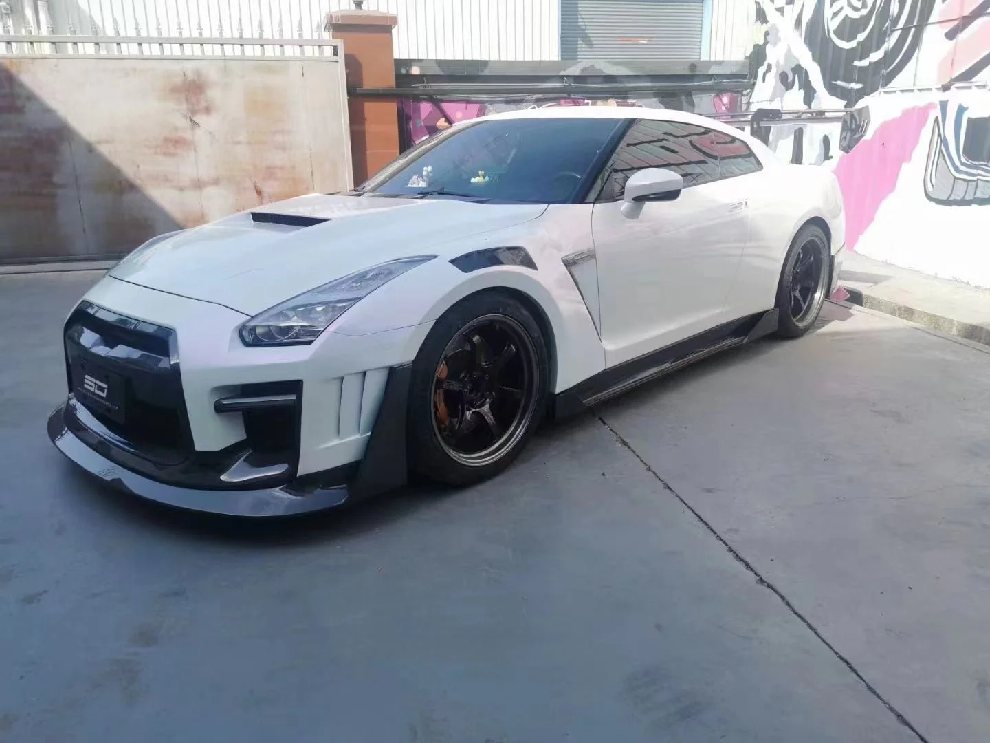 Robot Craftsman Nissan GTR Body Kit (R35) Fibre Glass Reinforced Plastic Complete Body Kit (FRP) - Image 24