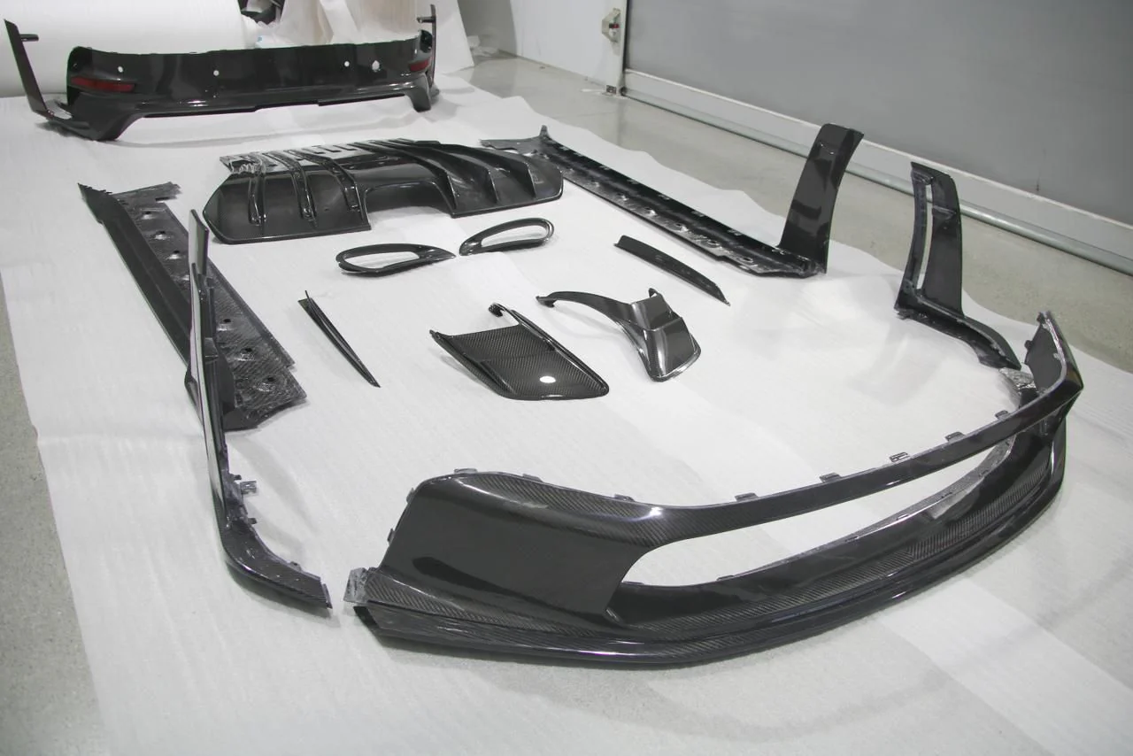 Porsche 992 GT3 RS Plastic OEM Dry-Carbon Replacement Kit - Image 10