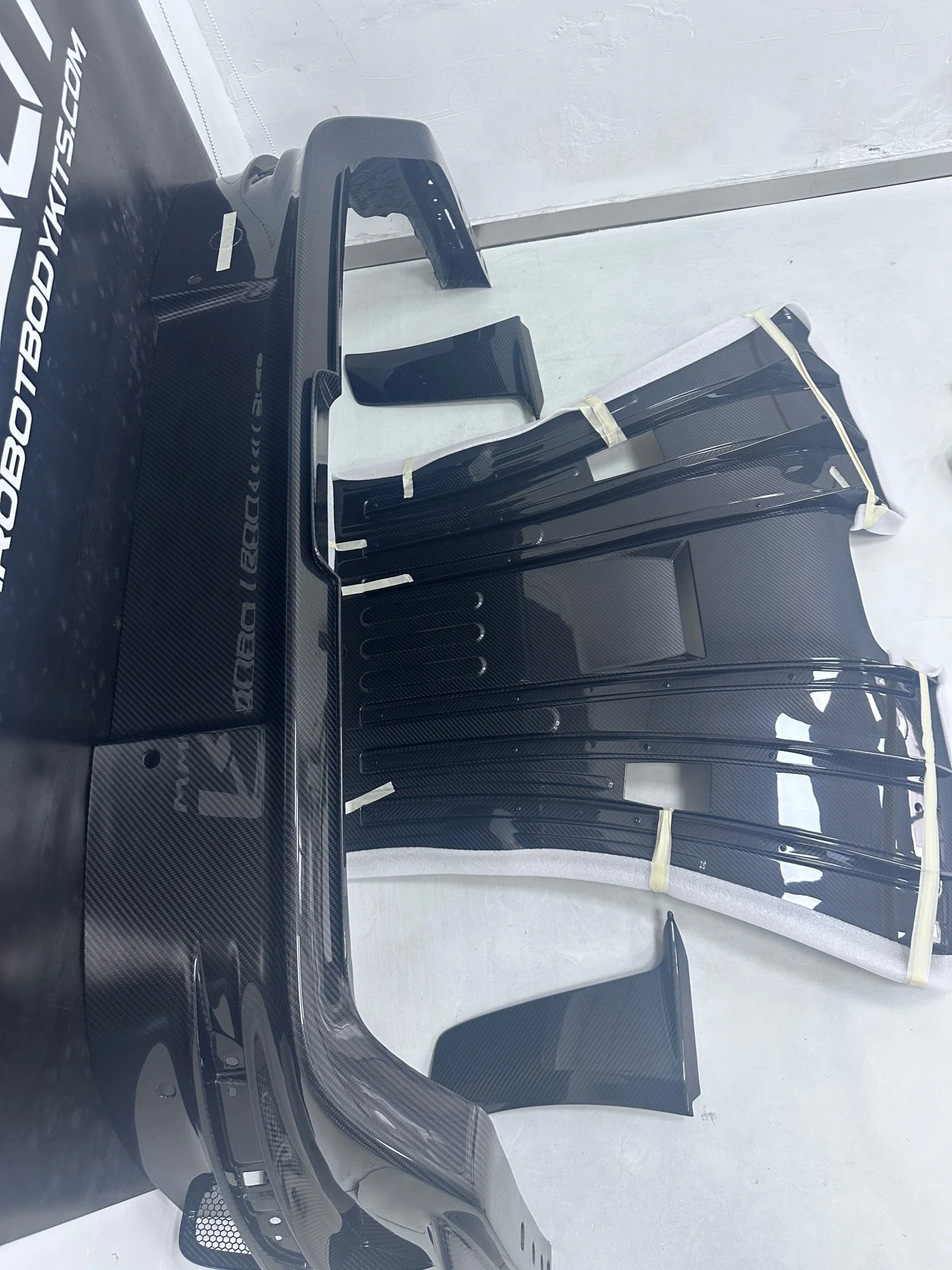 Porsche 992 GT3 RS Plastic OEM Dry-Carbon Replacement Kit - Image 11