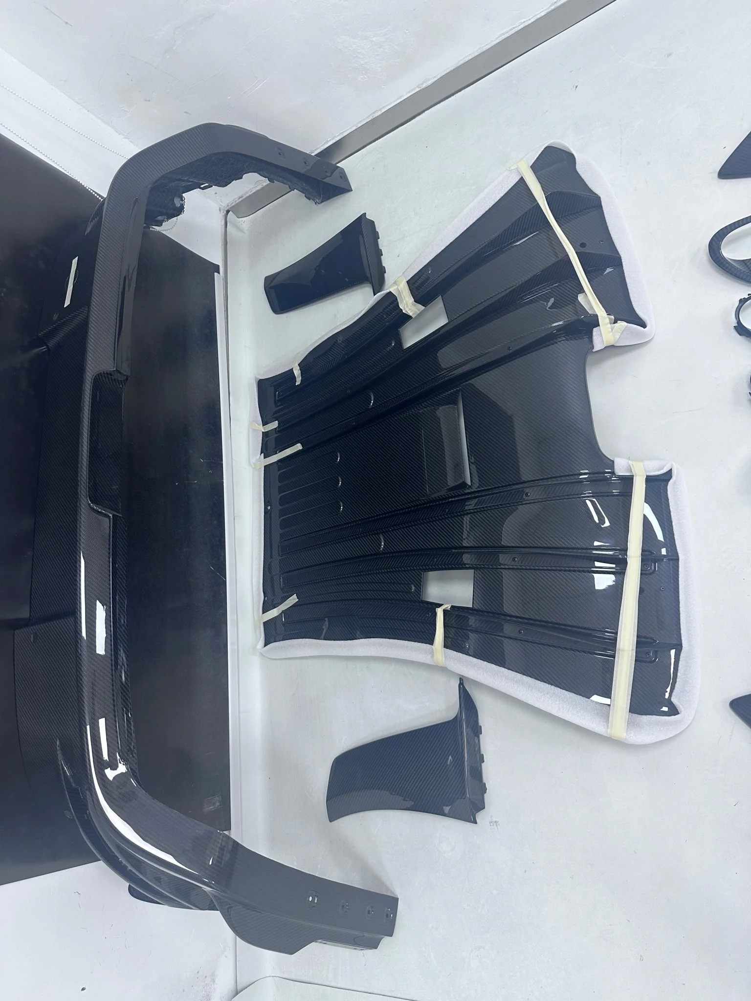 Porsche 992 GT3 RS Plastic OEM Dry-Carbon Replacement Kit - Image 23