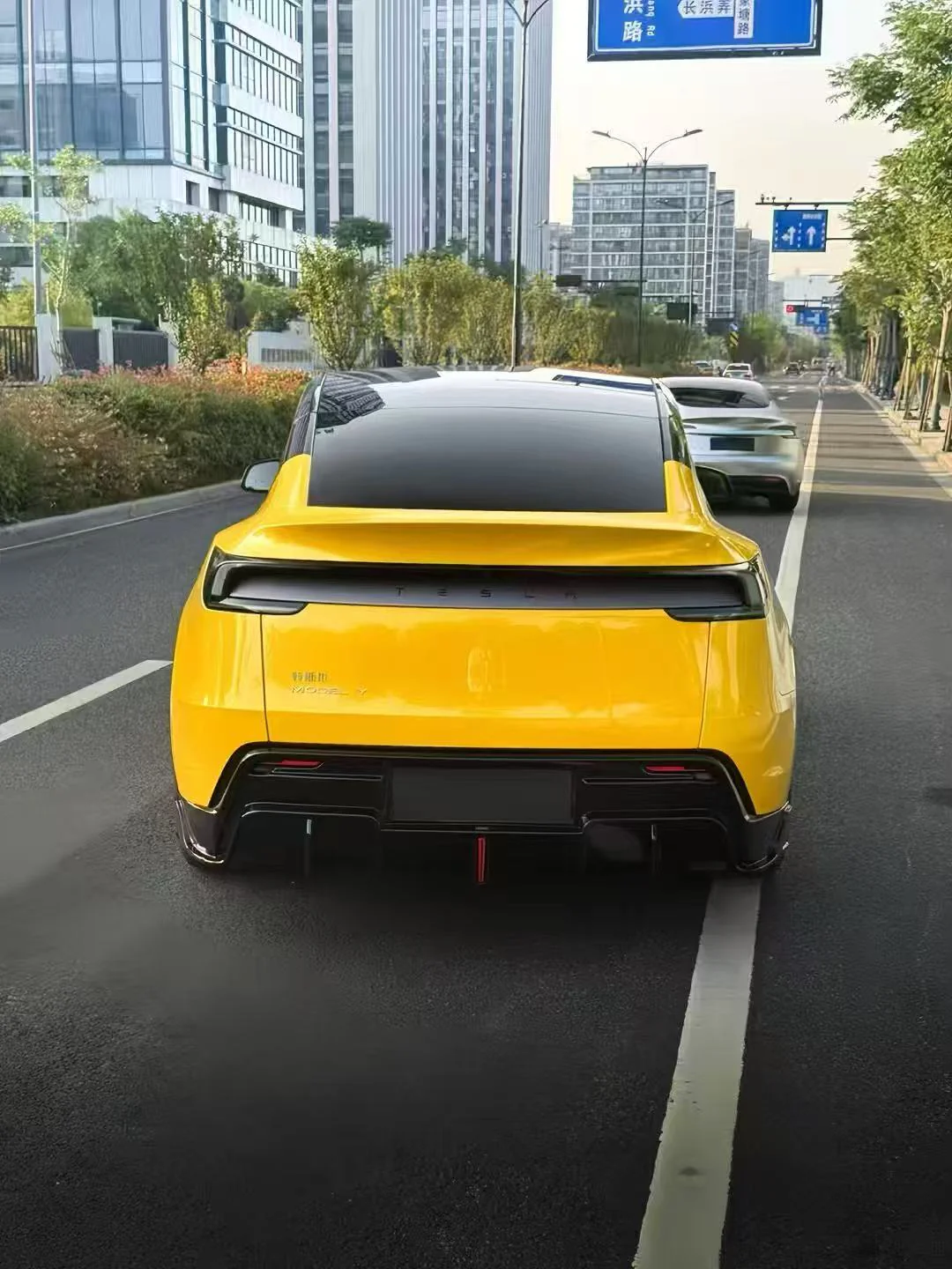 RBT 2025+ Tesla Model Y Lowline Kit Gloss Black - Image 6