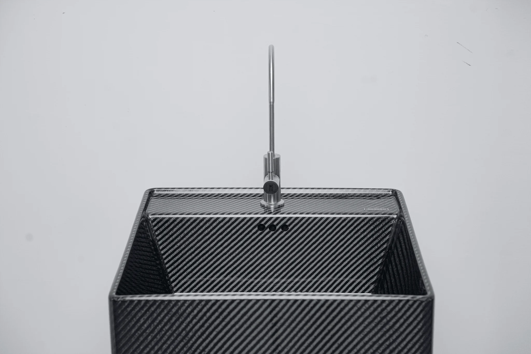 Robot Carbon Fibre Free Standing Wash Basin / Sink - Image 4