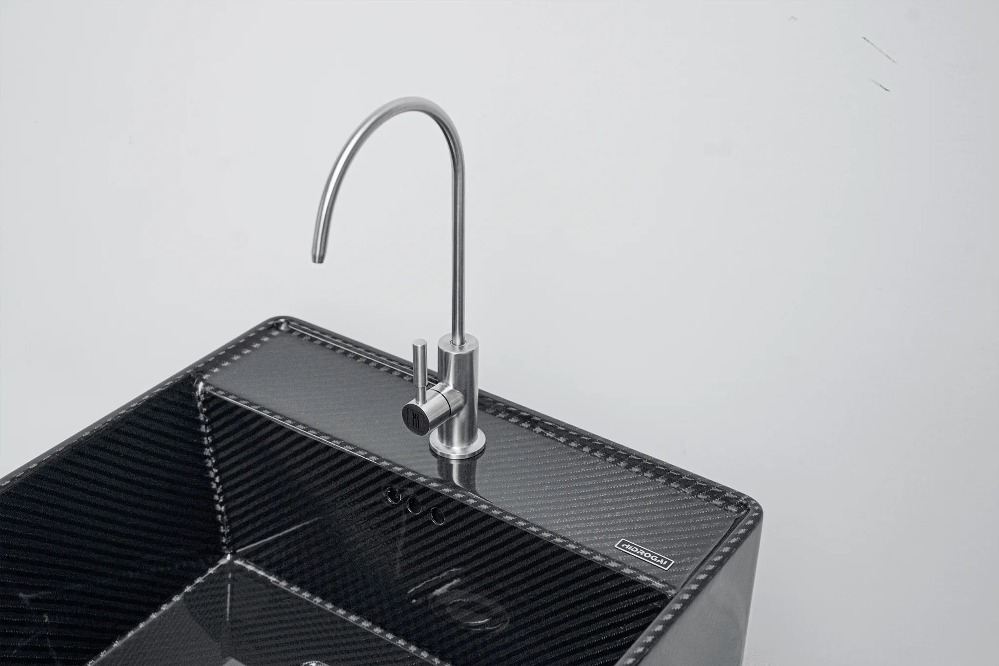 Robot Carbon Fibre Free Standing Wash Basin / Sink - Image 7