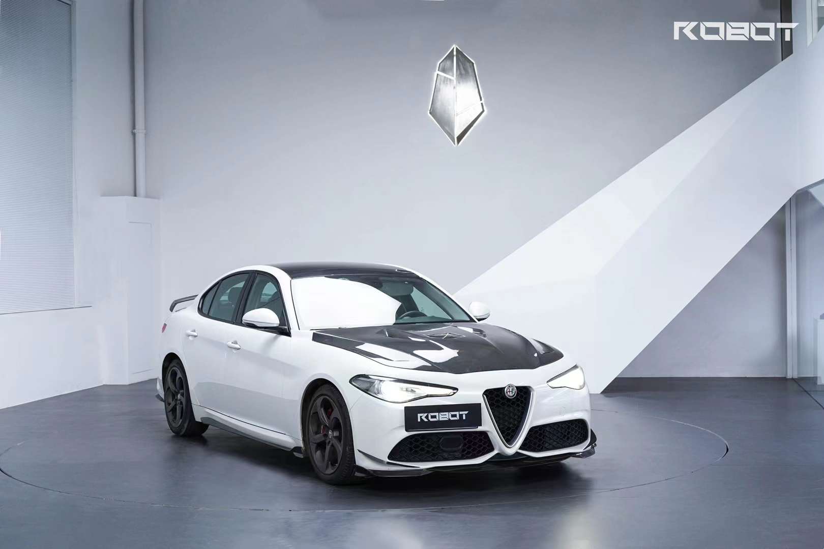 Robot Craftsman Alfa Romeo Giulia Lowline Bodykit (Hydrogai Series) - Base FRP kit - Image 6