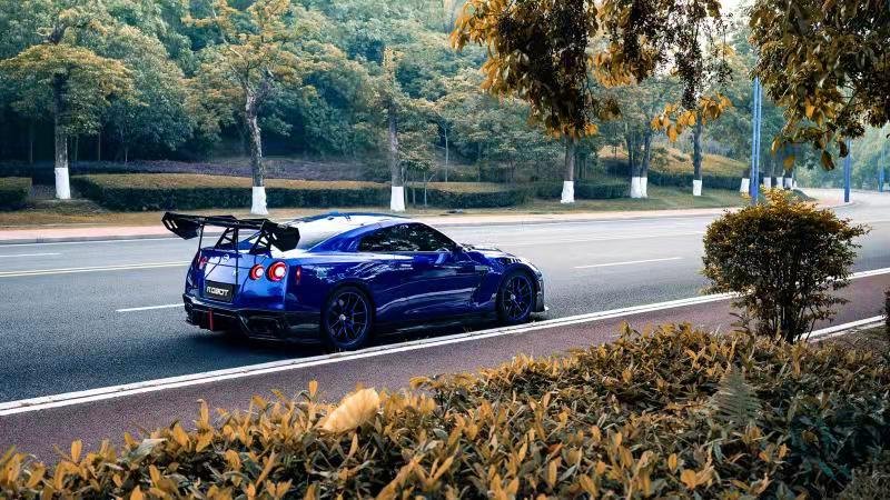 Robot Craftsman Nissan GTR Body Kit R35 GT Wing - Image 5