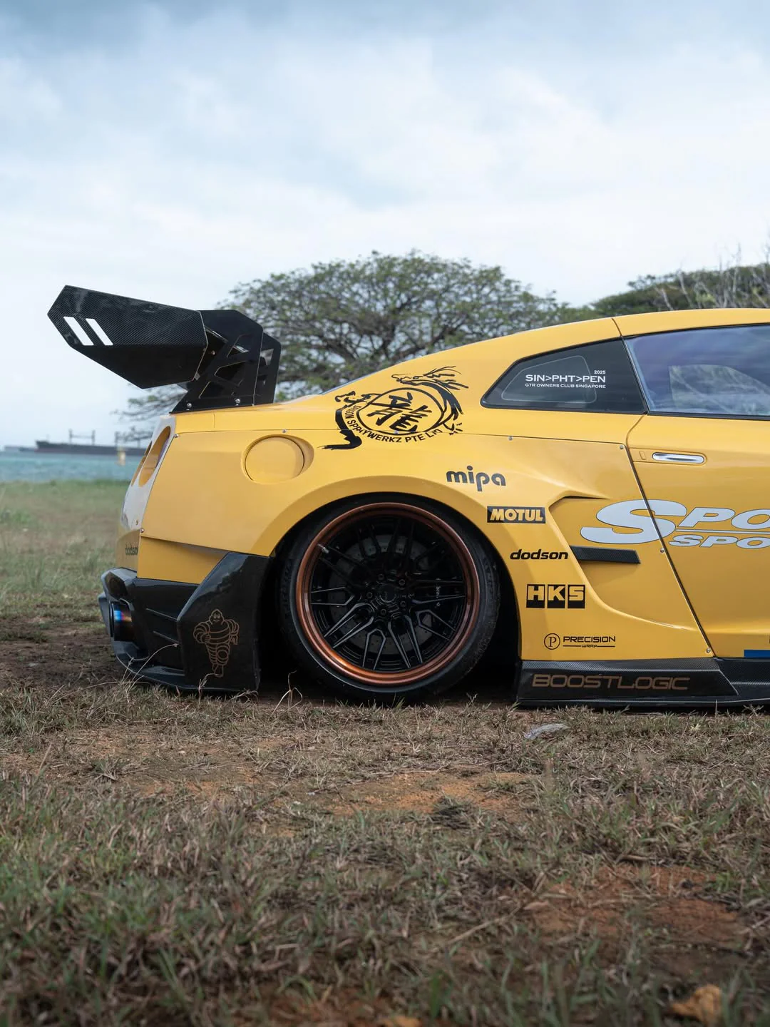 Robot Craftsman Nissan GTR Body Kit R35 WIDEBODY Fibre Glass Reinforced Plastic Complete Body Kit (FRP) - Image 25