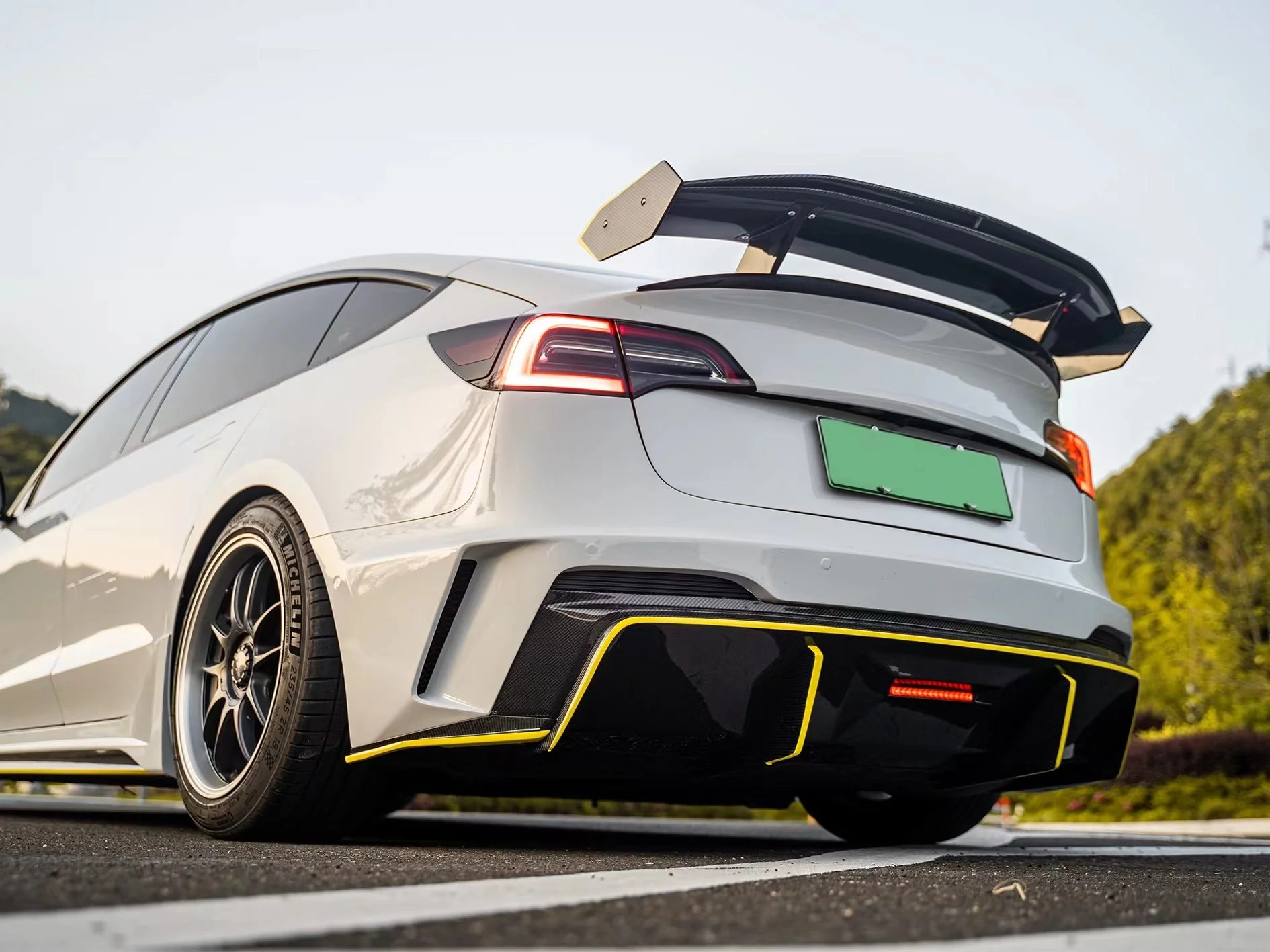 Robot Craftsman Tesla Model 3 “HACKER” Rear Bumper & Diffuser (2017–2023 pre-facelift) - Image 10