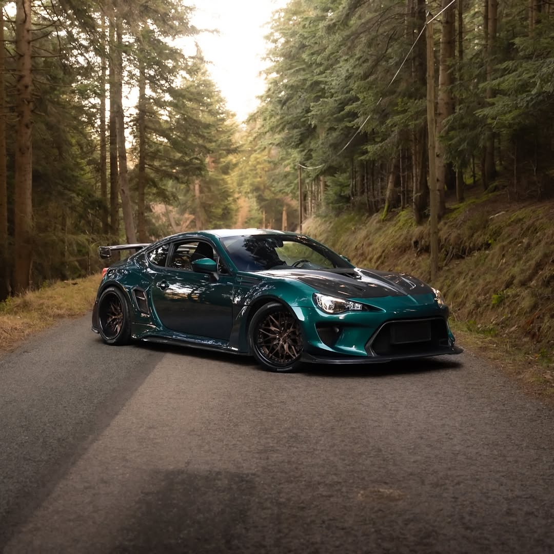 Robot Craftsman Toyota GT86 / BRZ / FRS Fibre Glass Reinforced Plastic Complete Body Kit (FRP) Fits Toyota GT86 / Subaru BRZ – First Gen (2012–2021) - Image 4