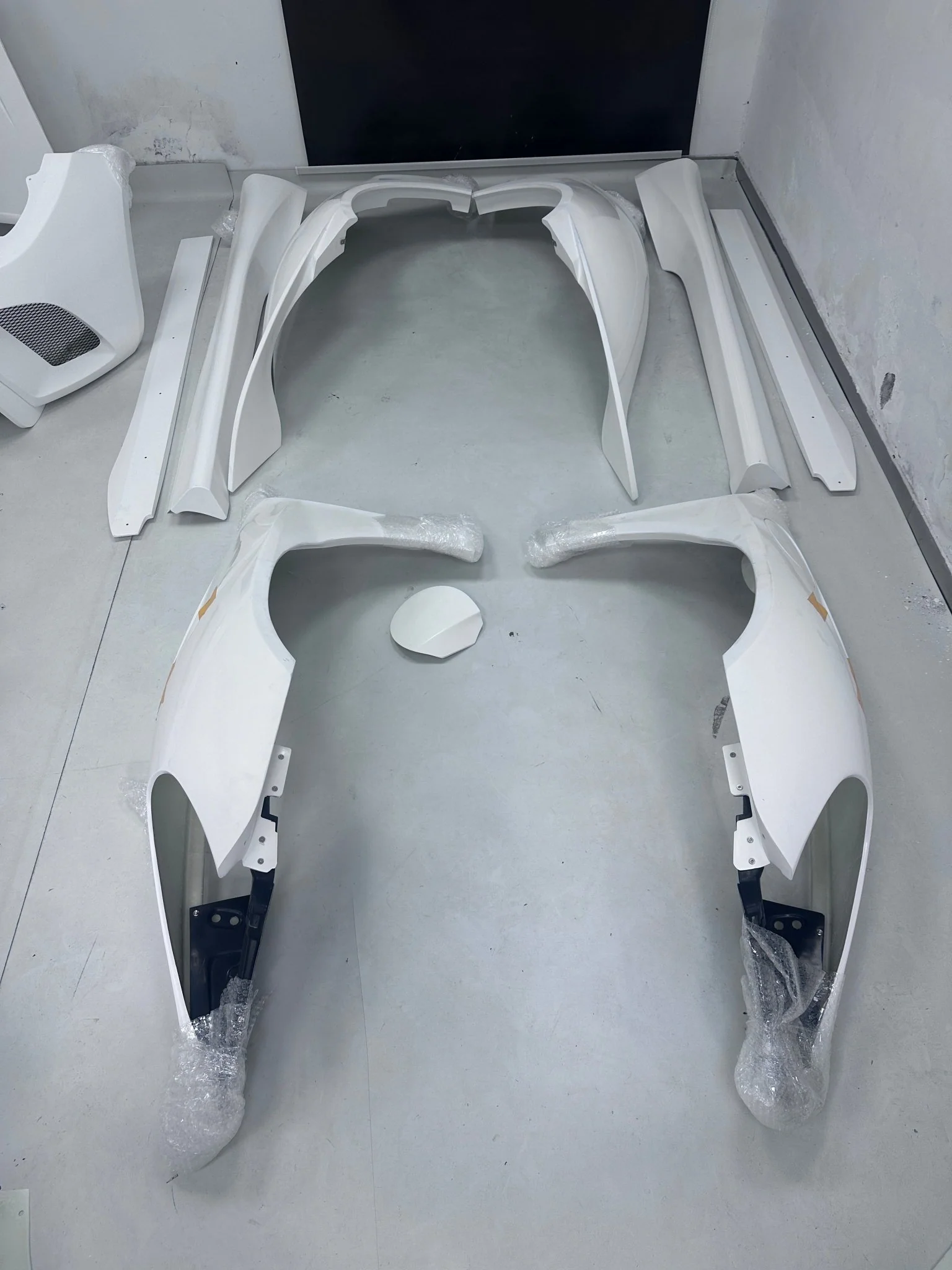 Robot Porsche 987.2 (2009–2012) "Stuka" Cayman Full FRP & Partial Carbon Widebody Kit - Image 52