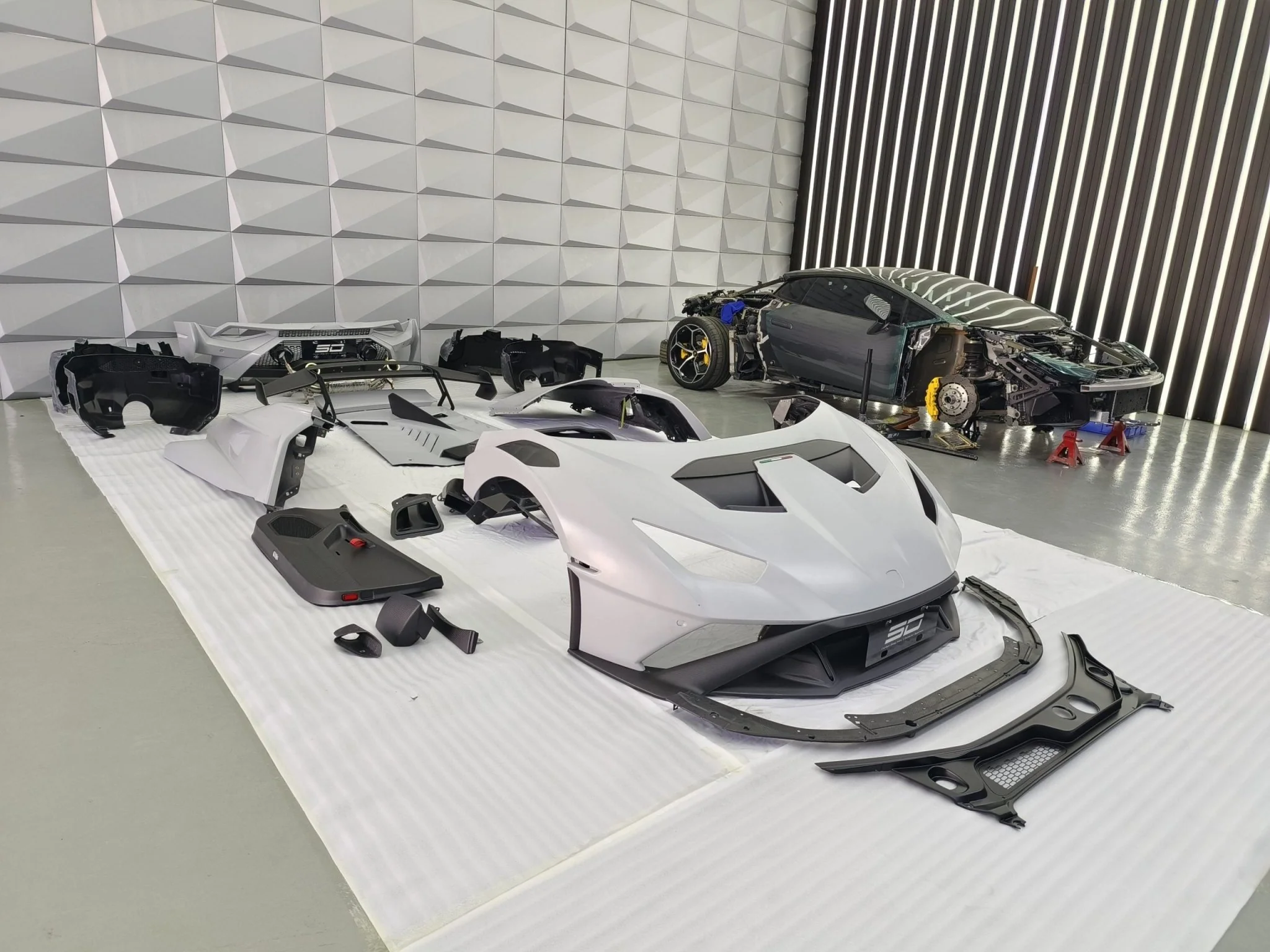 SD Dynamics Lamborghini Huracan to STO Conversion Dry-Carbon Full Body Kit - Image 10