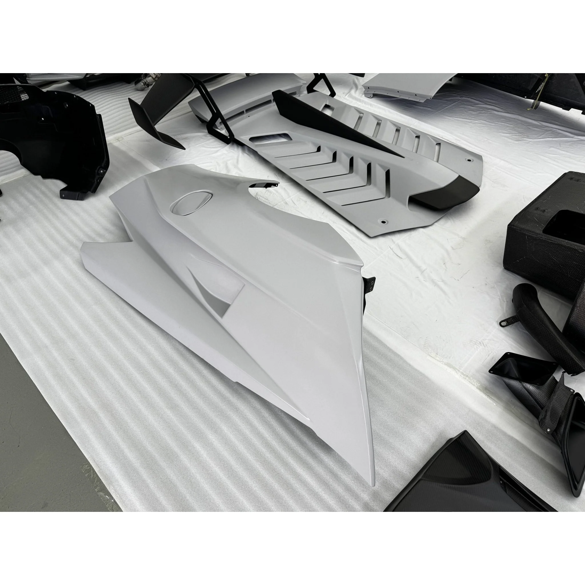 SD Dynamics Lamborghini Huracan to STO Conversion Dry-Carbon Full Body Kit - Image 22