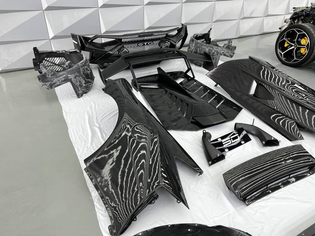 SD Dynamics Lamborghini Huracan to STO Conversion Dry-Carbon Full Body Kit - Image 29