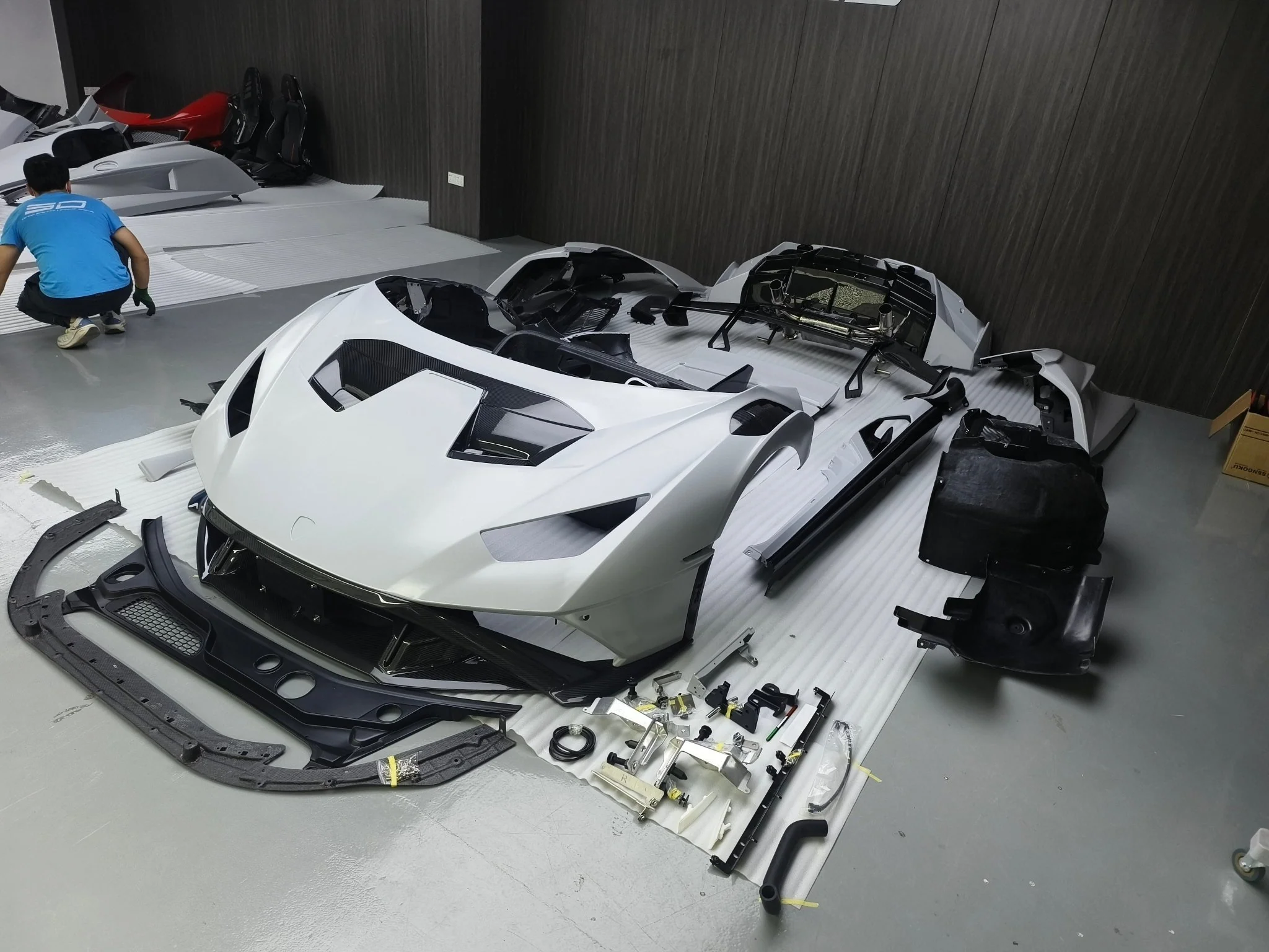 SD Dynamics Lamborghini Huracan to STO Conversion Dry-Carbon Full Body Kit - Image 7