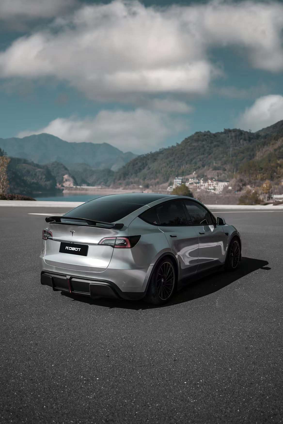 Robot Tesla Model Y Narrow Bodykit "Hidrogai" - Image 10