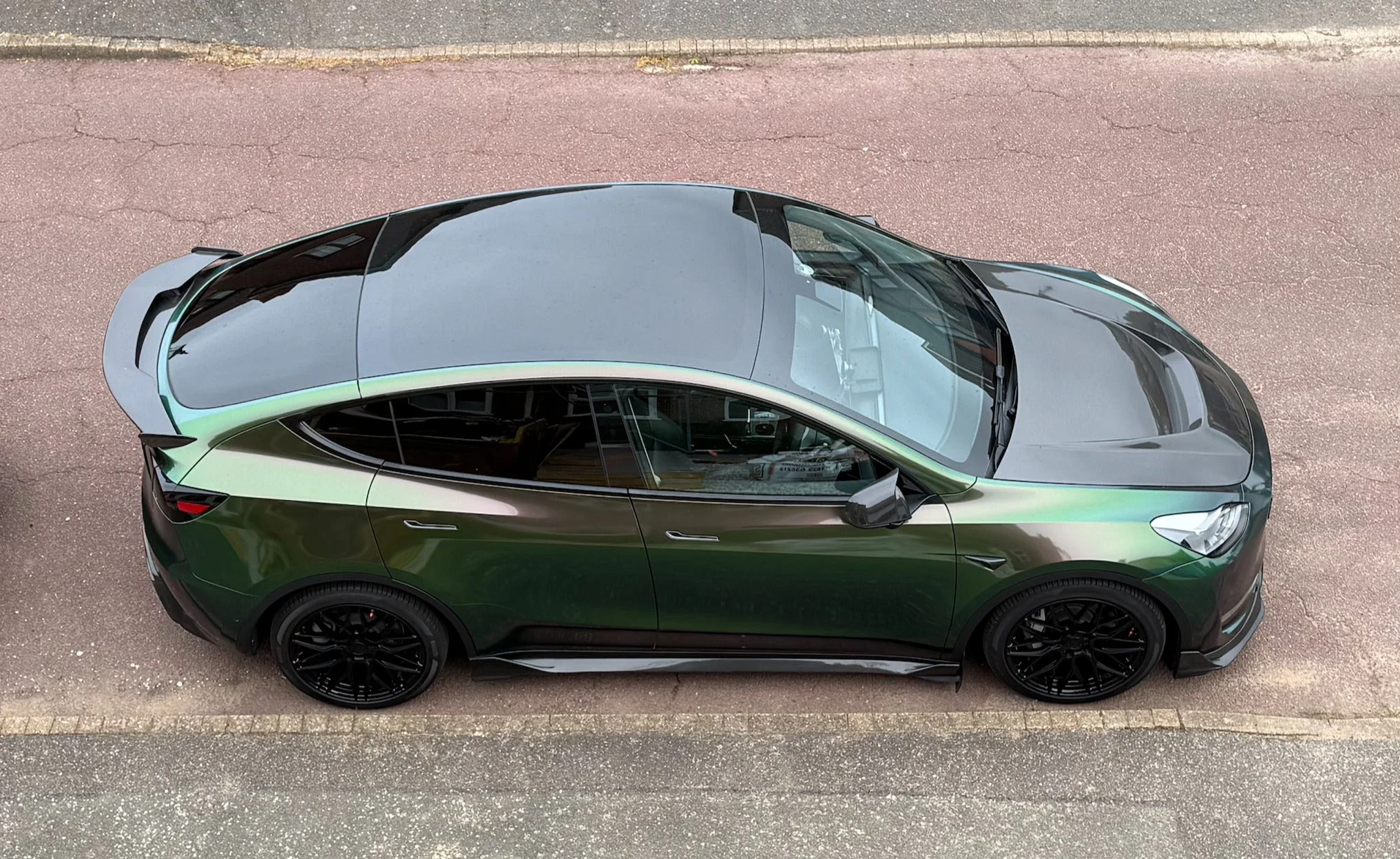 Robot Tesla Model Y Narrow Bodykit "Hidrogai" - Image 7