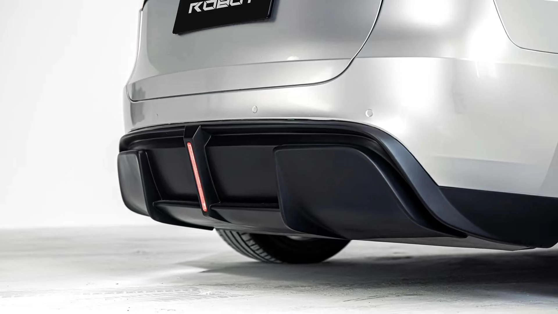 Robot Tesla Model Y Rear Diffuser - Image 3