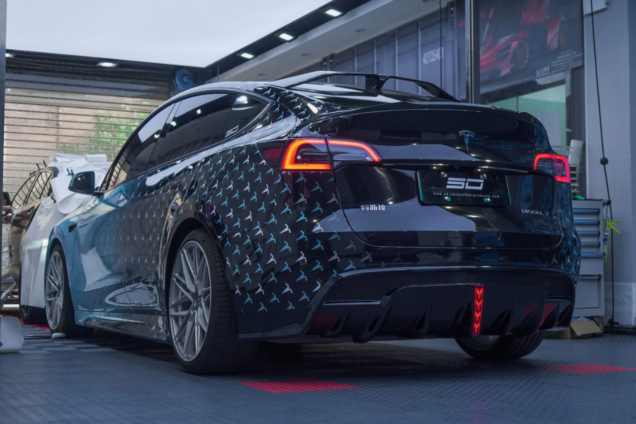 SD Carbon Tesla Model Y Full Plastic or Dry Carbon Narrowbody Bodykit - Image 10