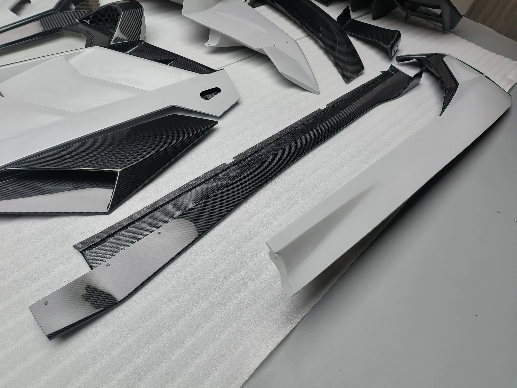 SD Dry Carbon Fibre Conversion Full Body Kit Conversion for Lamborghini Aventador LP700/720/740/750 Upgrade to SVJ Full Body Kit - Image 31