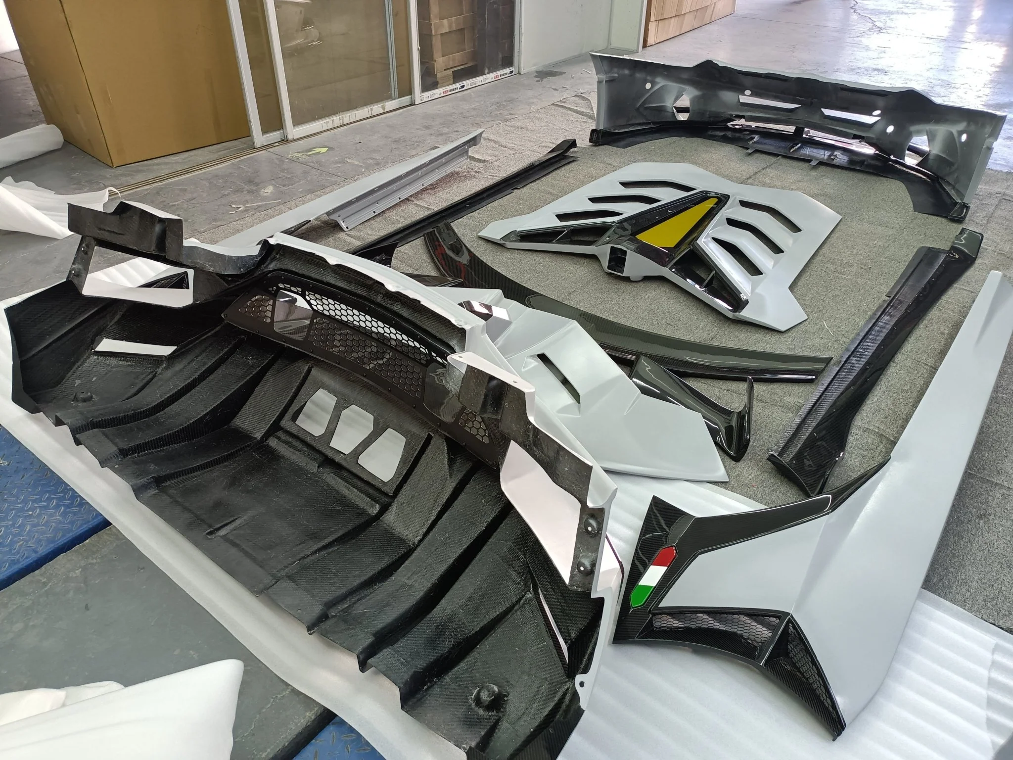 SD Dry Carbon Fibre Conversion Full Body Kit Conversion for Lamborghini Aventador LP700/720/740/750 Upgrade to SVJ Full Body Kit - Image 35