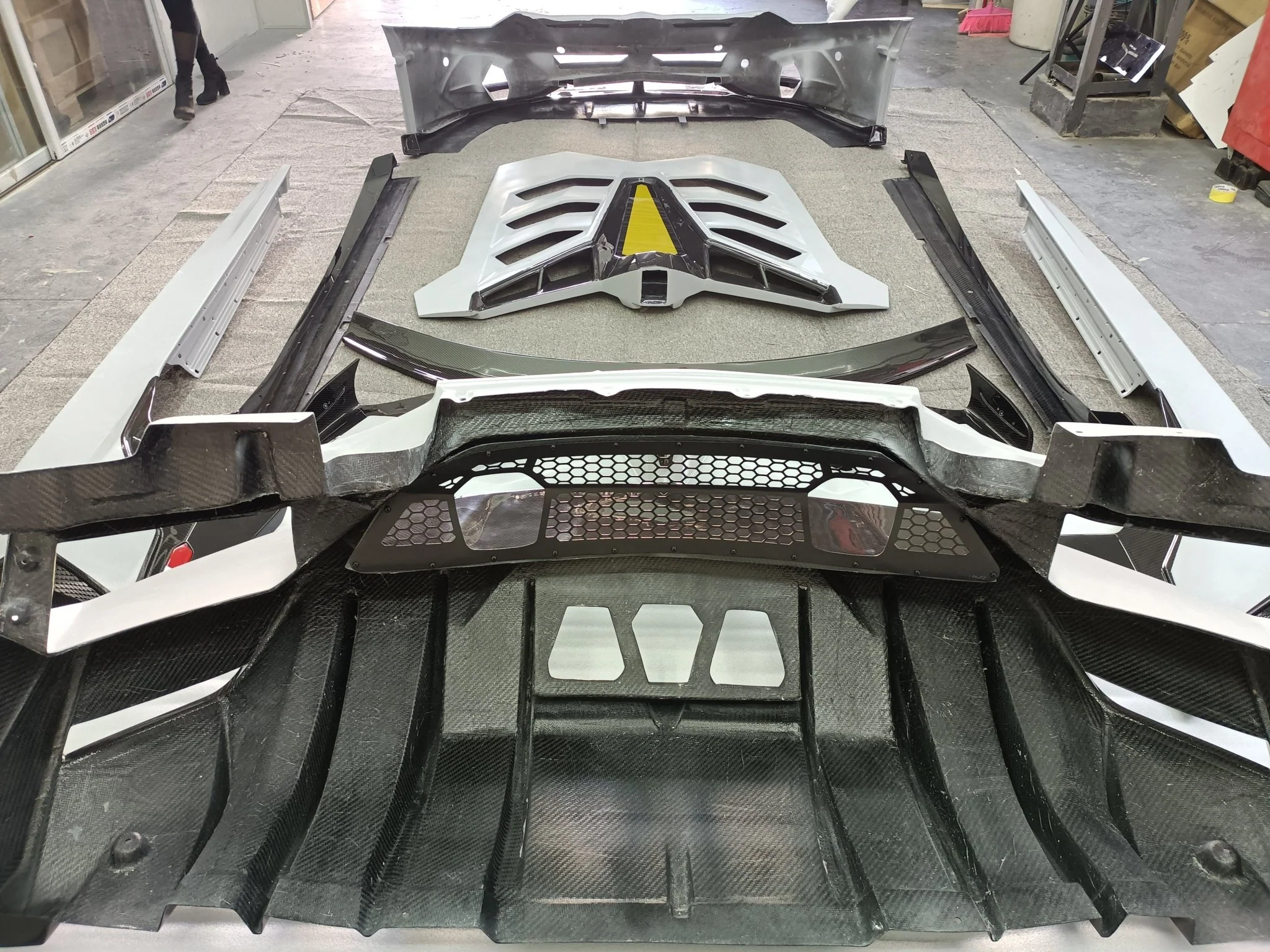 SD Dry Carbon Fibre Conversion Full Body Kit Conversion for Lamborghini Aventador LP700/720/740/750 Upgrade to SVJ Full Body Kit - Image 36
