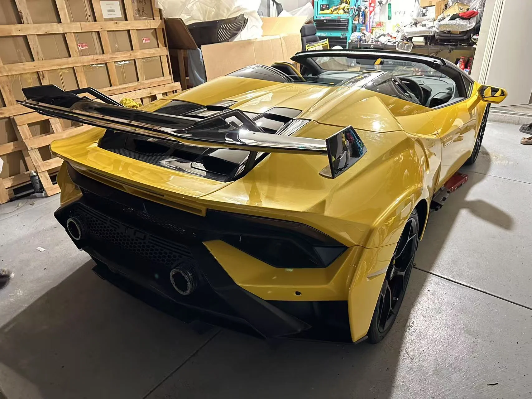 SD Lamborghini Huracan to STO Convertible/Spyder Conversion Dry-Carbon Full Body Kit - Image 5