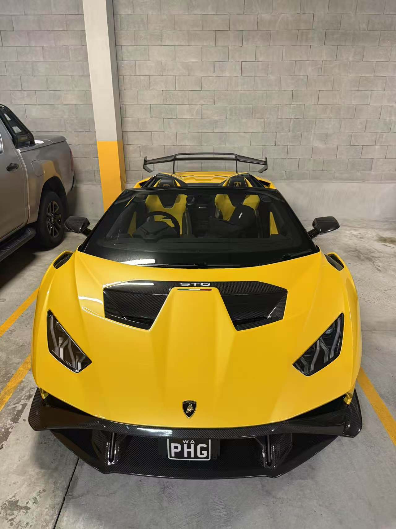SD Lamborghini Huracan to STO Convertible/Spyder Conversion Dry-Carbon Full Body Kit - Image 8